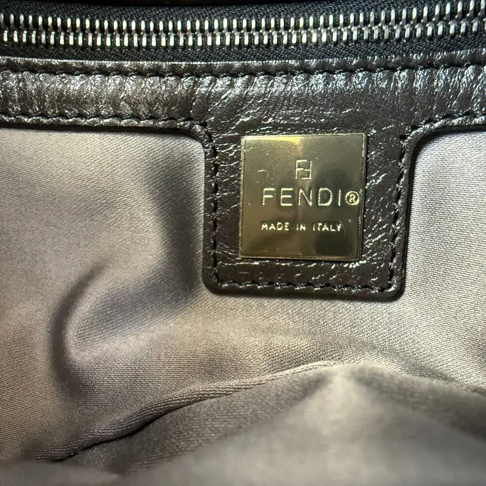 Vintage White Beaded Fendi Baguette Bag - Picture 11 of 13